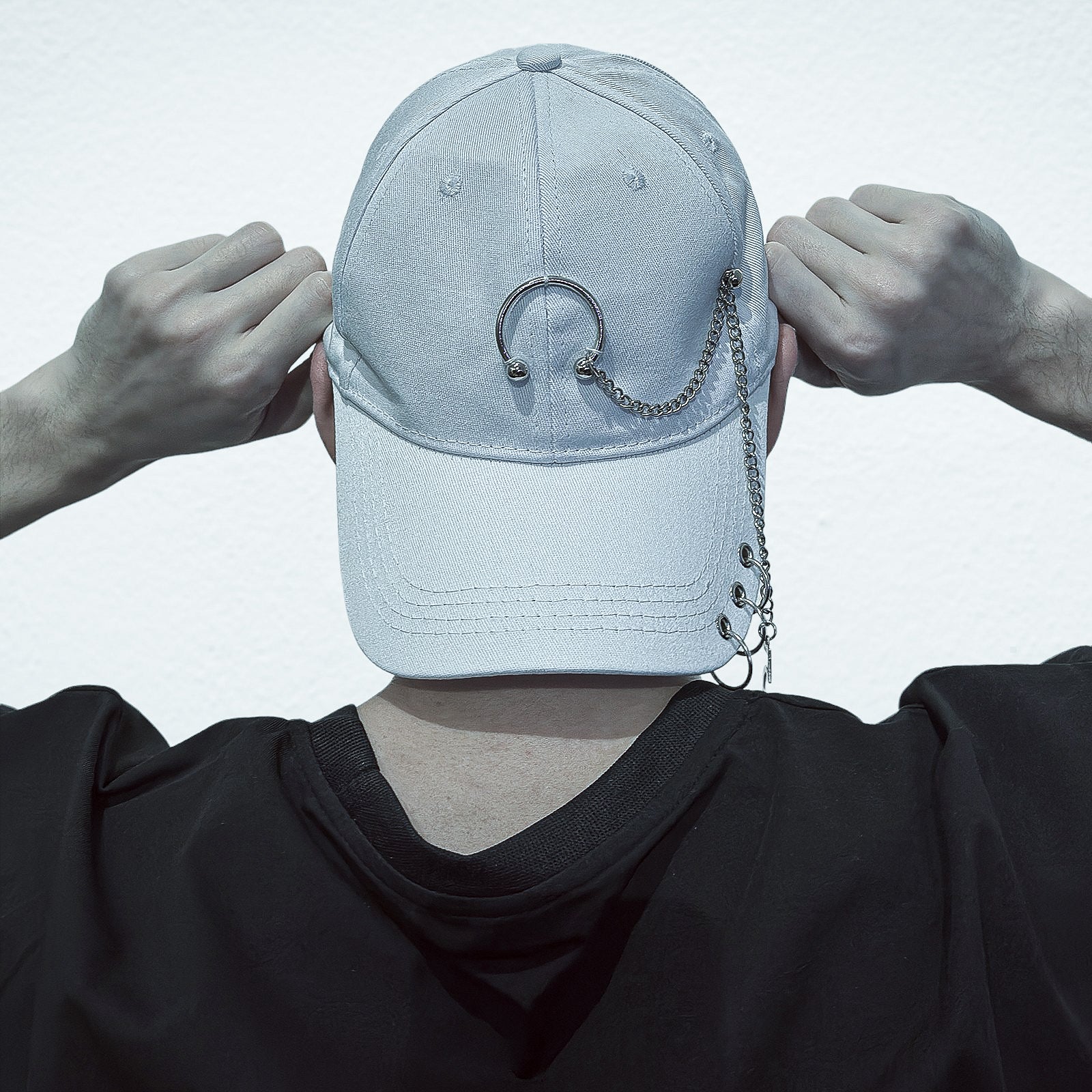 White Chain Cap 